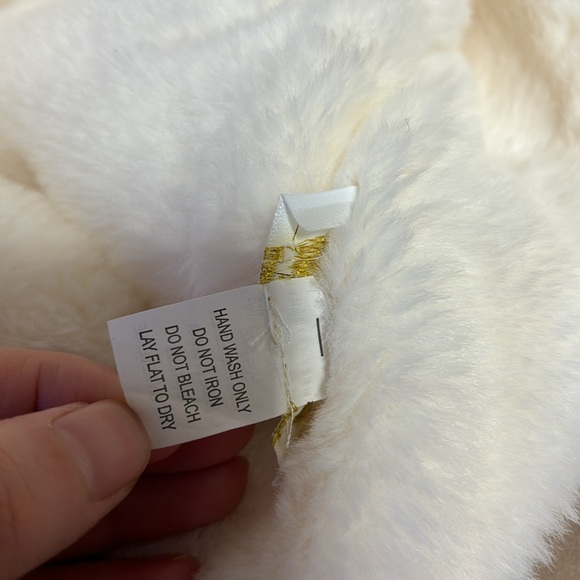 Bundle Faux Fur scarf 🧣& Trapper Hat -Ivory - Picture 10 of 17